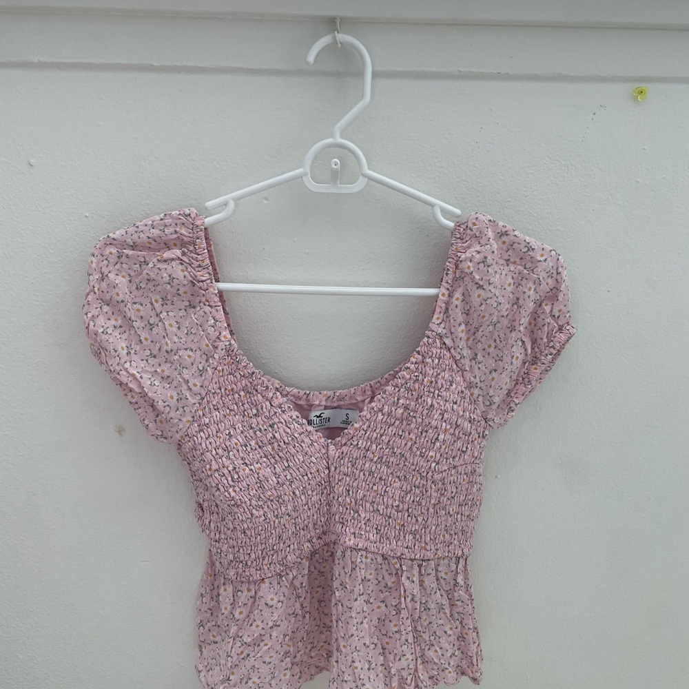 Hollister floral fancy top